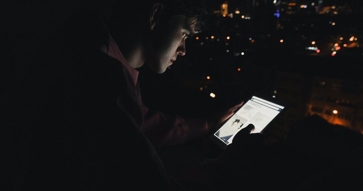 How to Spot an Extremist Account: The Public Warning Signs