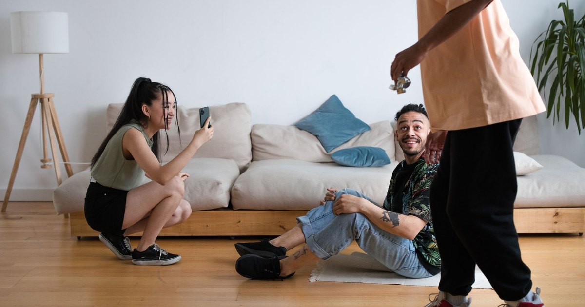 How to Vet a Roommate Before You Sign a Lease
