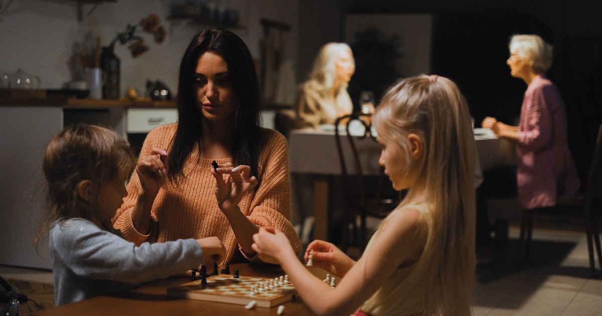 How to Vet a Game Night Host Before You Go