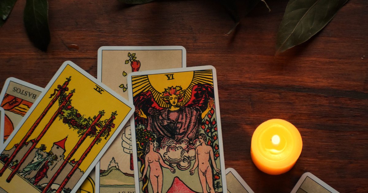How to Vet a Tarot Reader Before You Book a Session